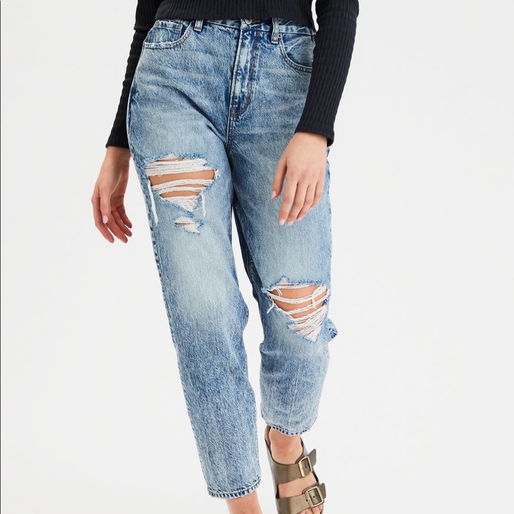 NWT American Eagle Curvy High Rise Mom Jeans